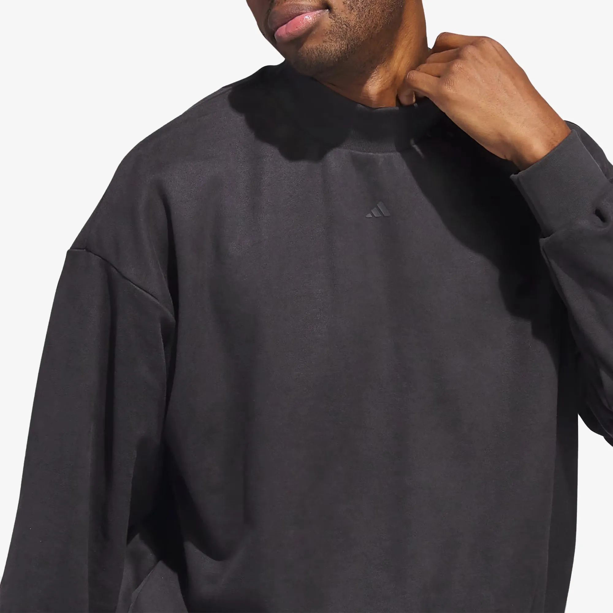 Sueded Crew Neck Basketball Sweatshirt in Carbon