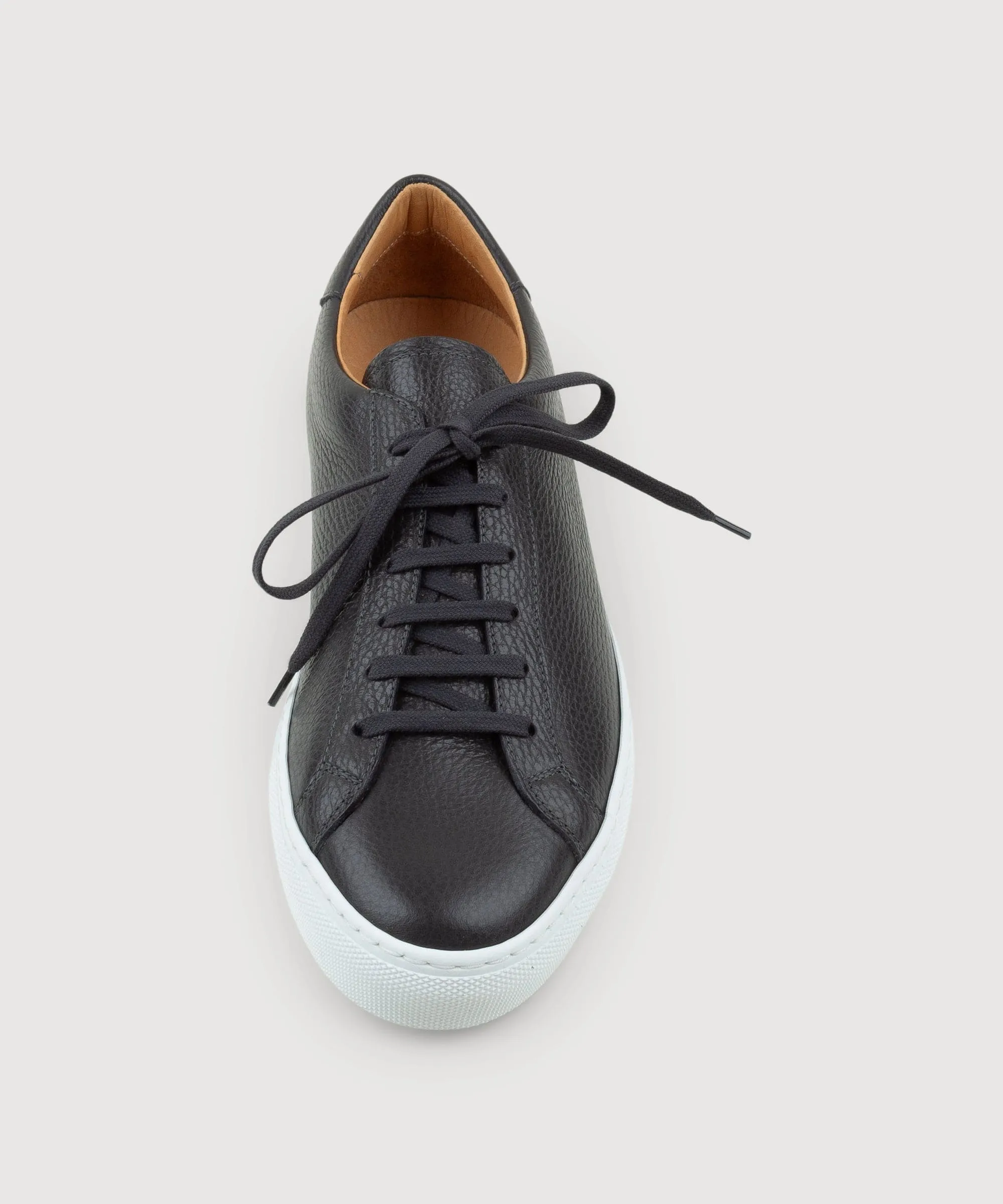 Certainly! To optimize the title, Ill need some additional information about the product. Could you provide details such as the brand, model, color, special features, or target audience of the sneaker?